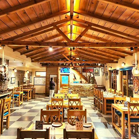 Yak And Yeti Inn Ranikhet Εξωτερικό φωτογραφία