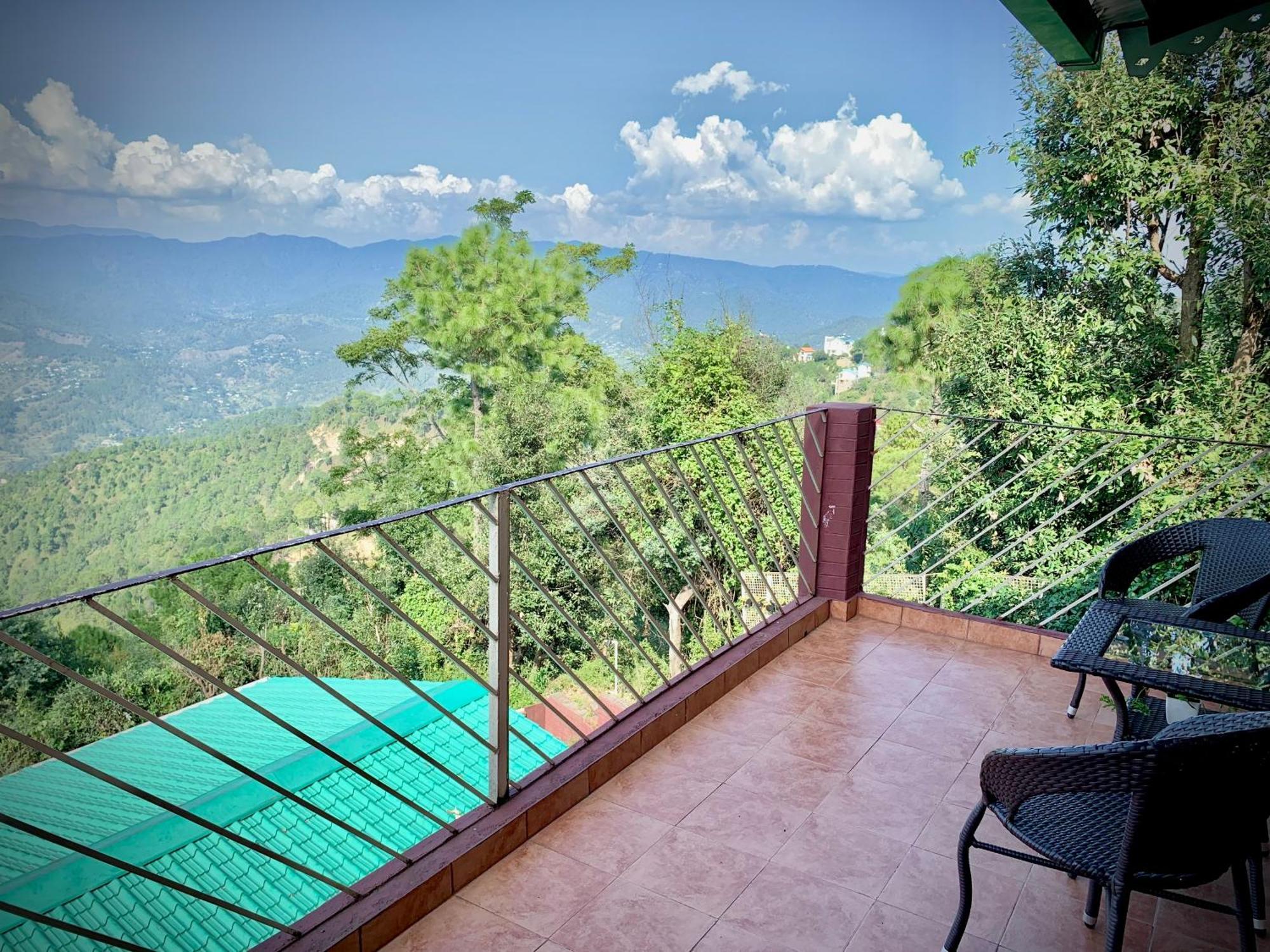 Yak And Yeti Inn Ranikhet Εξωτερικό φωτογραφία